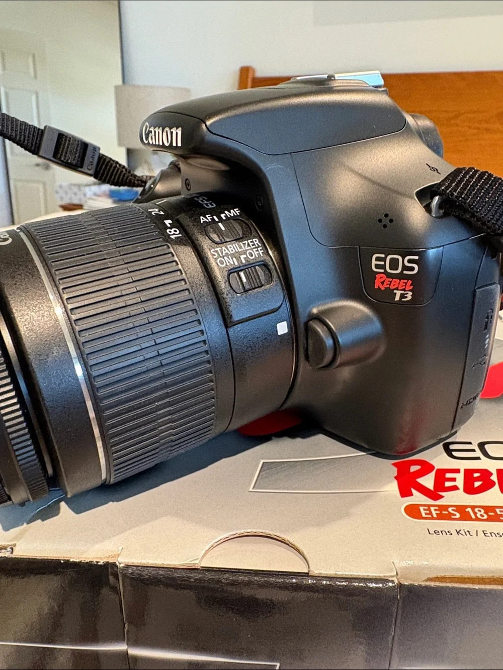 NWT Canon EOS Rebel DSLR Camera Kit with Black Carrying Case and 2 Lens